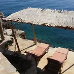 Secluded Fisherman's Cove Spiljice, Brac - 17031