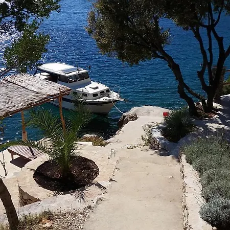 Feriehus Secluded Fisherman's Cove Spiljice, Brac - 17031