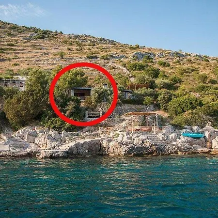 Secluded Fisherman's Cove Spiljice, Brac - 17031