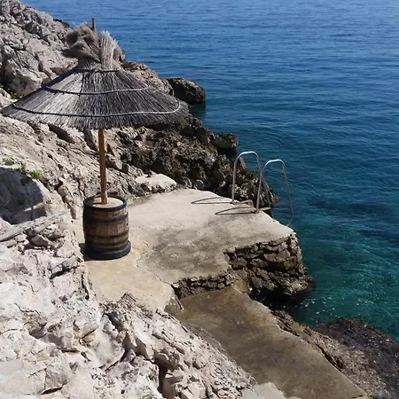 Secluded Fisherman's Cove Spiljice, Brac - 17031 *